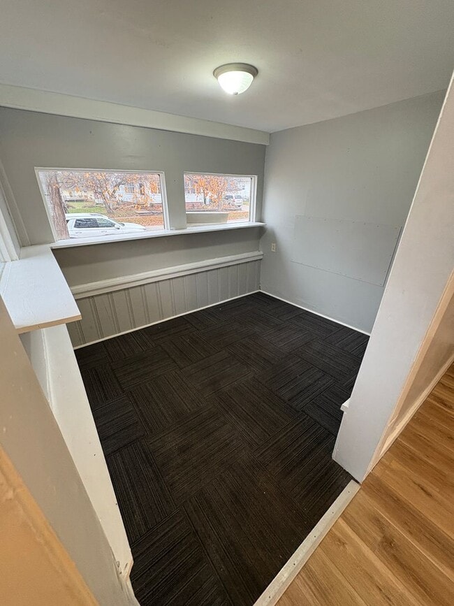 Building Photo - 2 Bed House for Rent! **NO APPLICATION FEES**