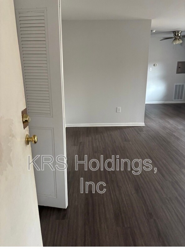 Building Photo - 800 Brook Hill Rd