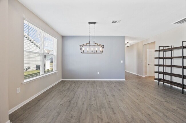 Building Photo - Modern 3 Bedroom 2 Bathroom Myrtle Beach Home