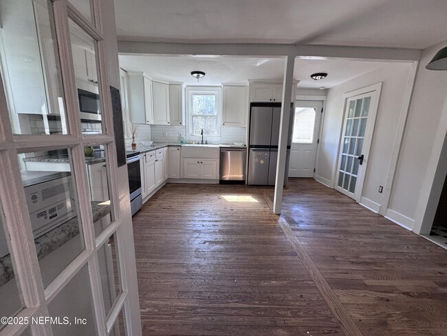 Building Photo - 2786 Fieldston Ln