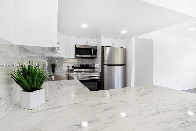 Building Photo - 4647 NW 15th Ct