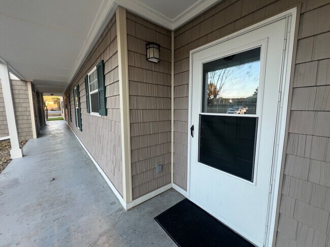 Building Photo - Myrtle Beach - 2 Bedroom / 2 Bathroom Condo