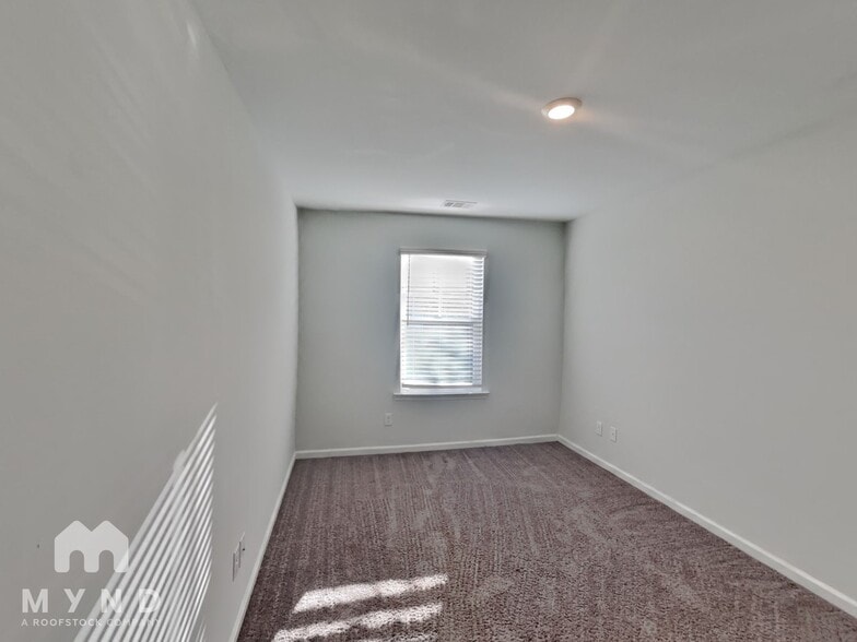 Building Photo - 6 Cardinal Ct