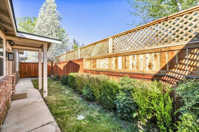 Building Photo - 58 Caliente St