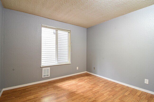 Building Photo - Shoreline Two Bedroom Condo