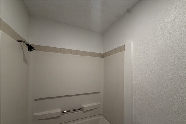 Building Photo - 626 N 12th St