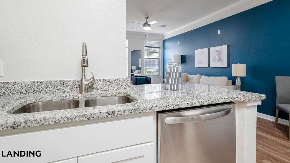 Building Photo - 2801 Biltmore Park Dr