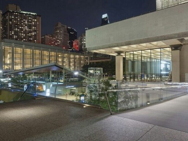 Building Photo - 160 W 66th St