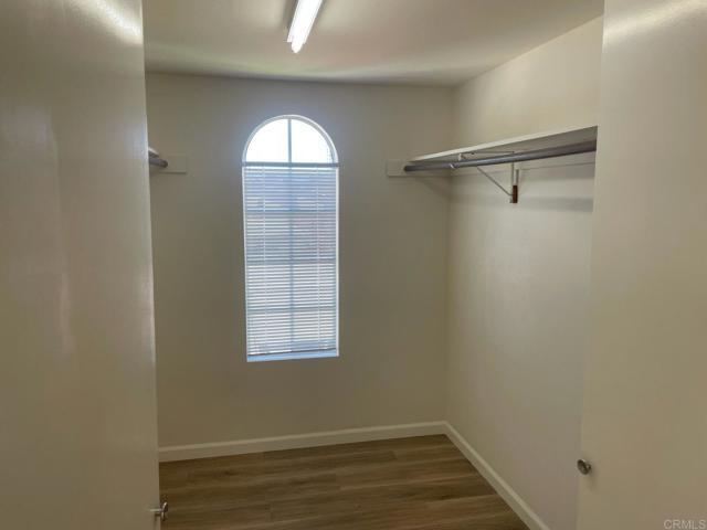 Building Photo - 2415 Levante St