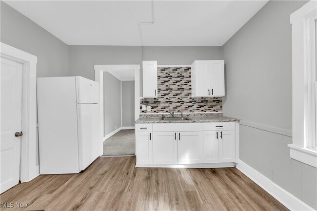 Building Photo - 3118 W 30th St