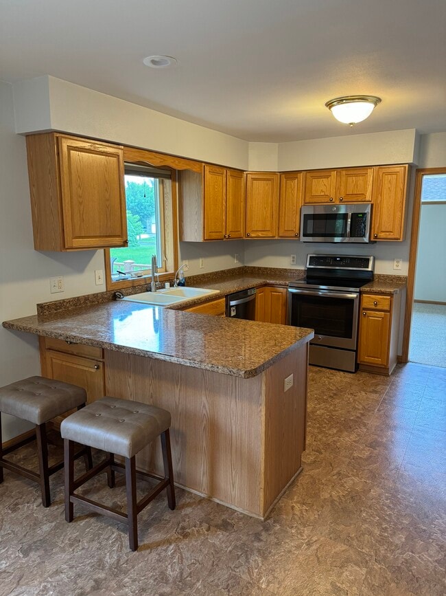 Building Photo - 506 Traveler Ln