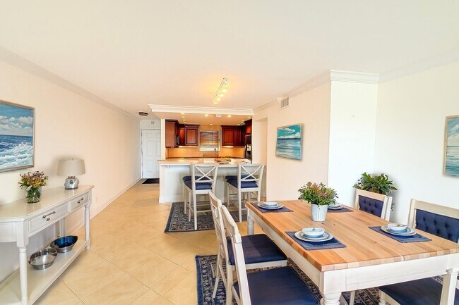 Building Photo - 1160 Hillsboro Mile