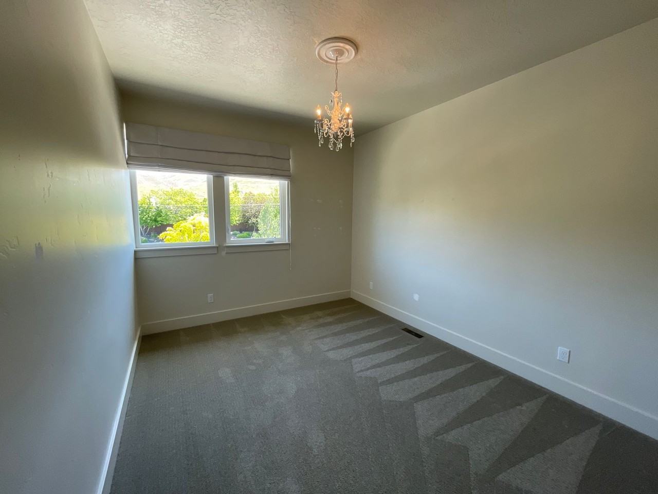Building Photo - 6845 E Warm Springs Ave