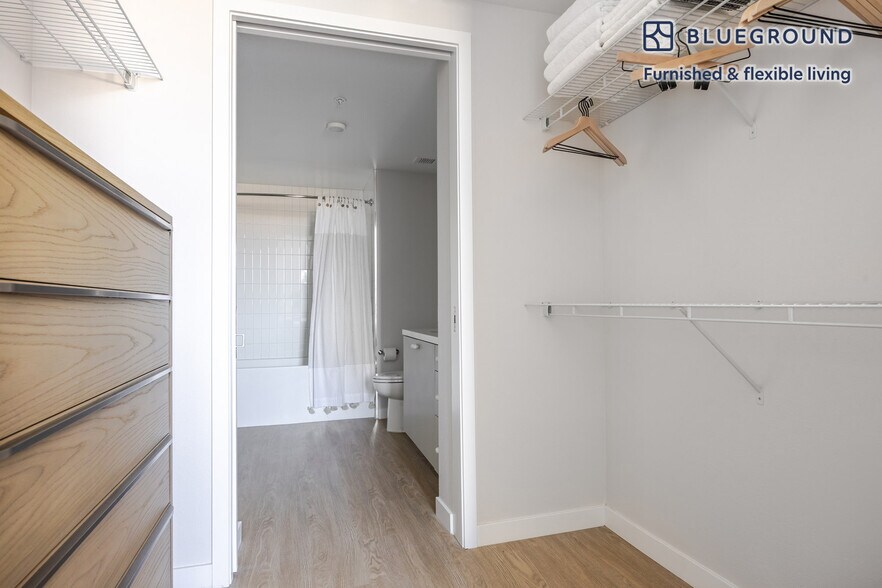 Building Photo - 200 Mesnager St