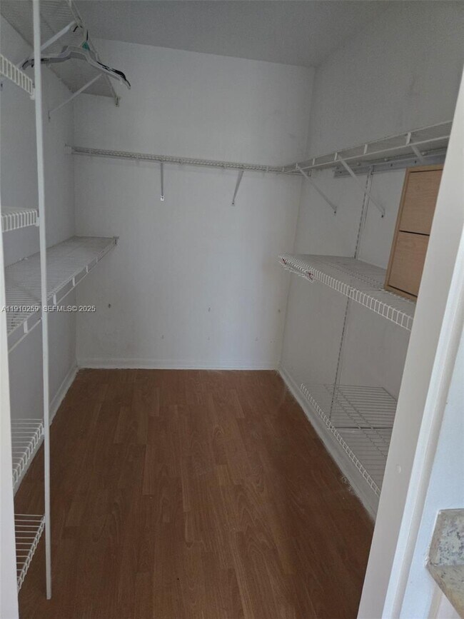 Building Photo - 4361 Dogwood Cir