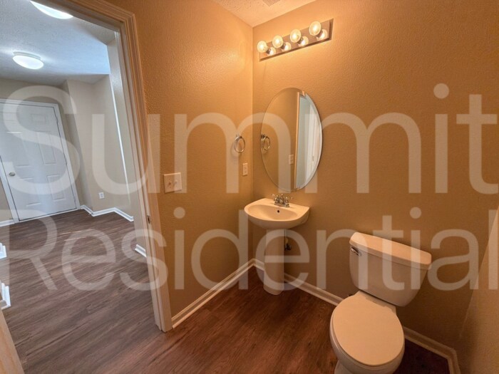Building Photo - 8005 Harshaw Dr