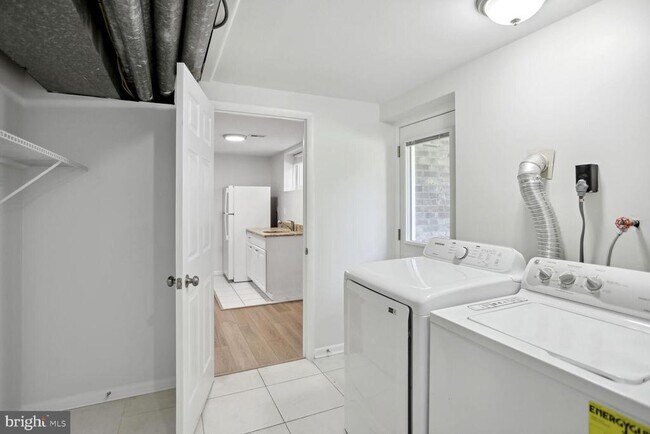 Building Photo - 3420 N Glebe Rd