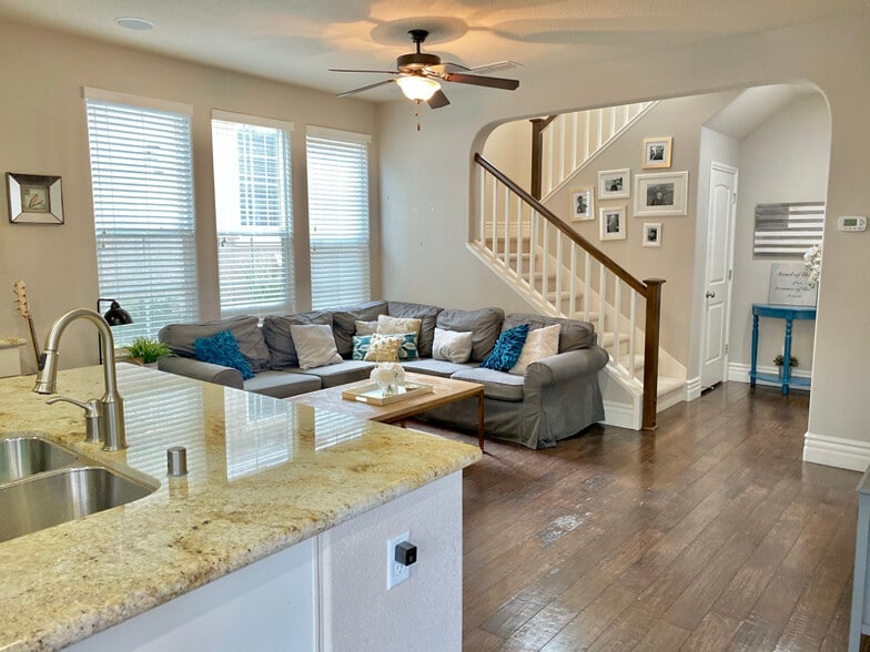 Building Photo - 192 Talmont Cir