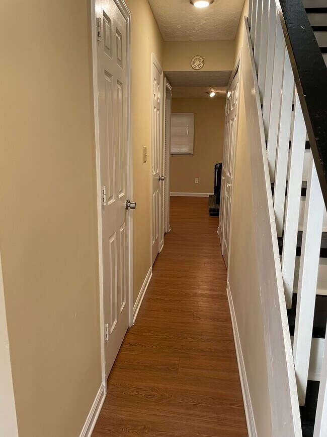 Building Photo - JAMESTOWN #39