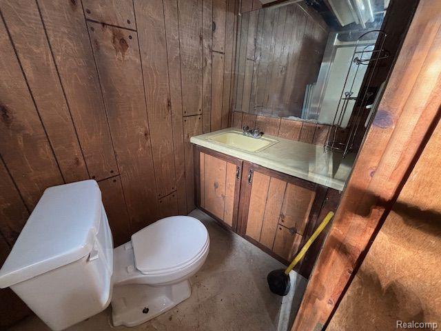 Building Photo - 2145 Lakeshire Dr