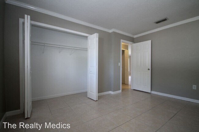 Building Photo - 3 br, 2 bath House - 1111 Tivoli Dr