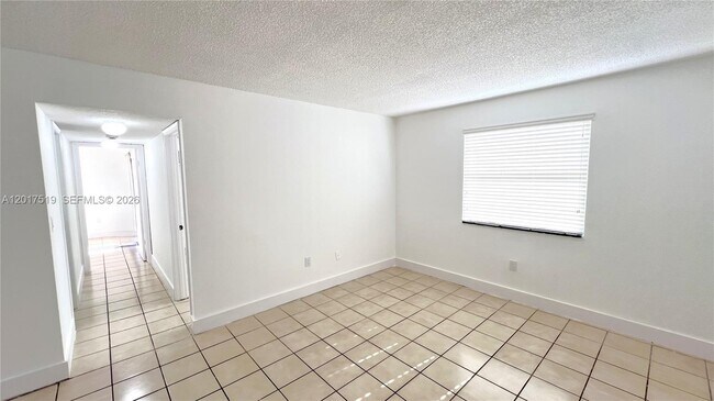 Building Photo - 680 NW 114th Ave