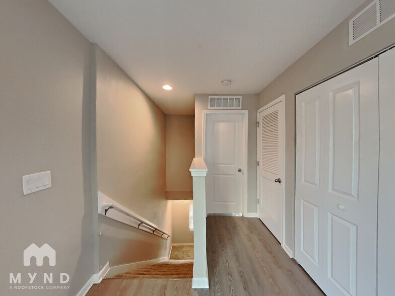 Building Photo - 752 Henley Ct