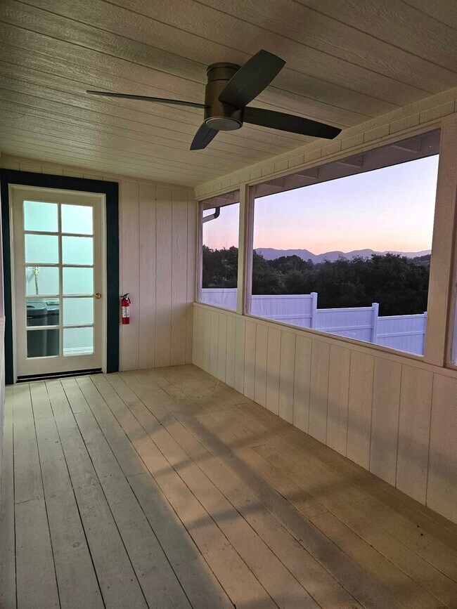 Building Photo - 1219 Deer Trail Ln
