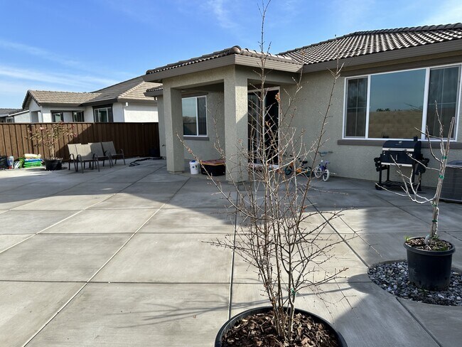 Building Photo - 2109 Blossom Ranch Rd