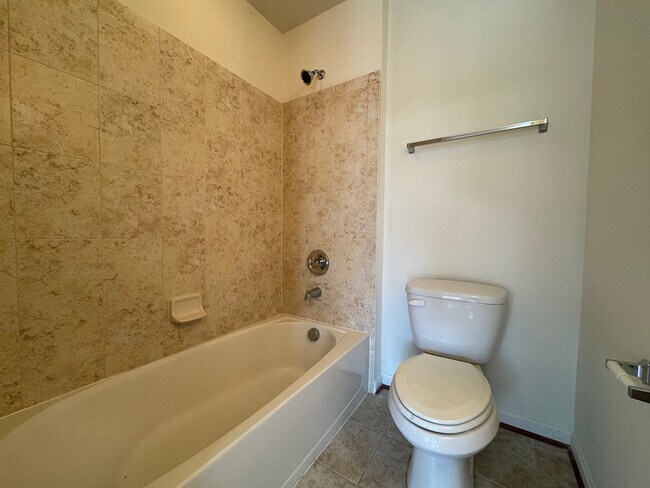 Building Photo - Stunning 3 Bed 3.5 Bath End Unit Townhome In Powells Run Village