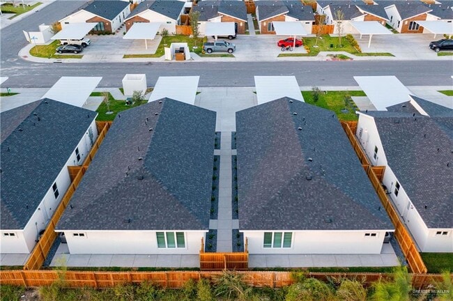 Building Photo - 10 E Viviana St