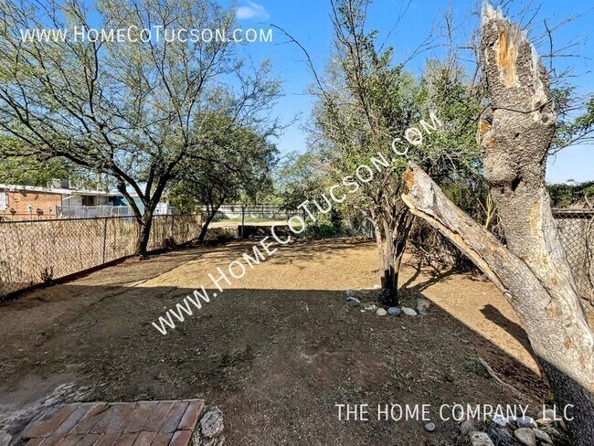 Building Photo - 3435 E Elida St