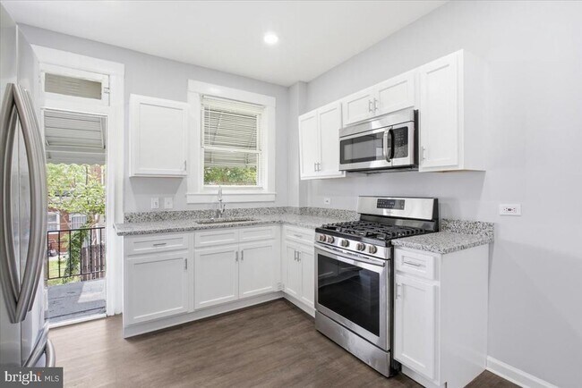 Building Photo - 1231 N Potomac St