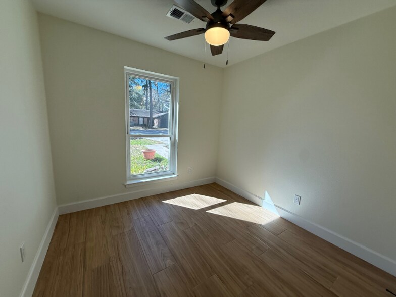 Building Photo - 1 Redberry Ct