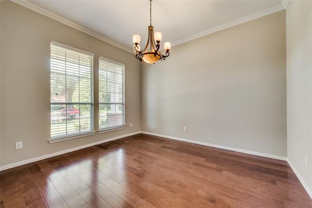 Building Photo - 3908 Clifton Dr