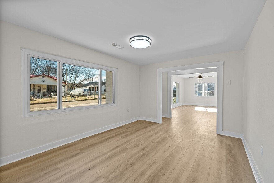 Building Photo - 401 Hill St