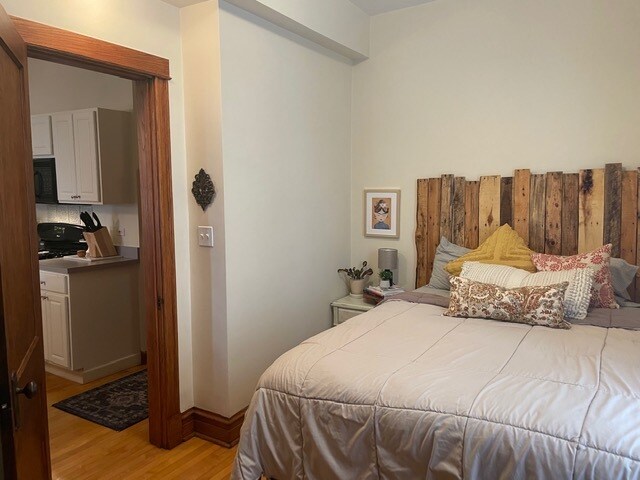 Building Photo - 2217 Rice W St