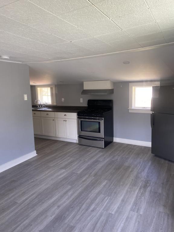 Building Photo - 3 Meadow Brook Dr