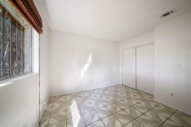 Building Photo - Charming 3 bedroom 2 bath in Escondido!