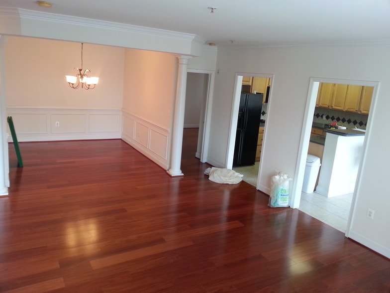 Building Photo - 305 Redland Blvd