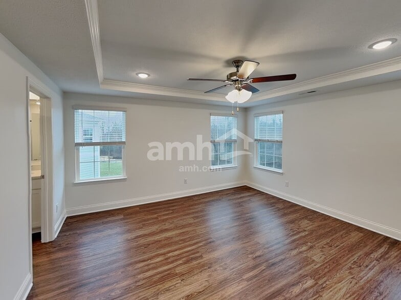 Building Photo - 8466 Northpoint Dr