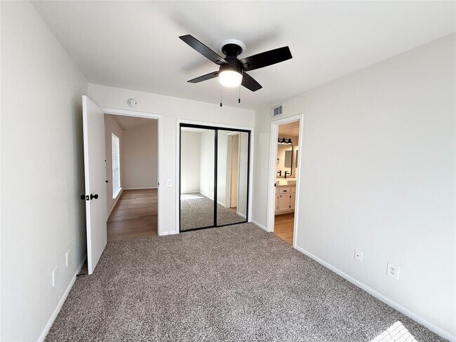 Building Photo - 1860 White Oak Dr