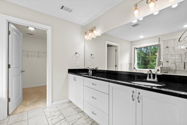 Building Photo - 239 Prominence Dr