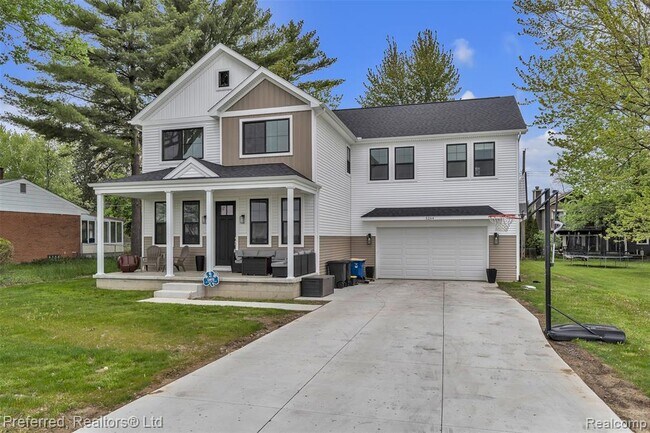 Building Photo - 5264 Cooley Lake Rd