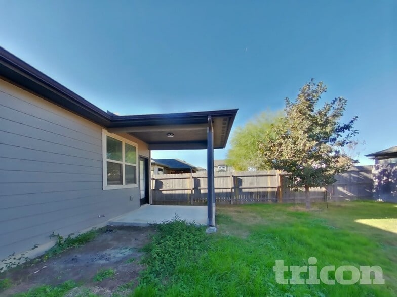 Building Photo - 3119 Gilbert Garden