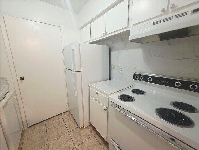 Building Photo - 12511 Ashford Meadow Dr
