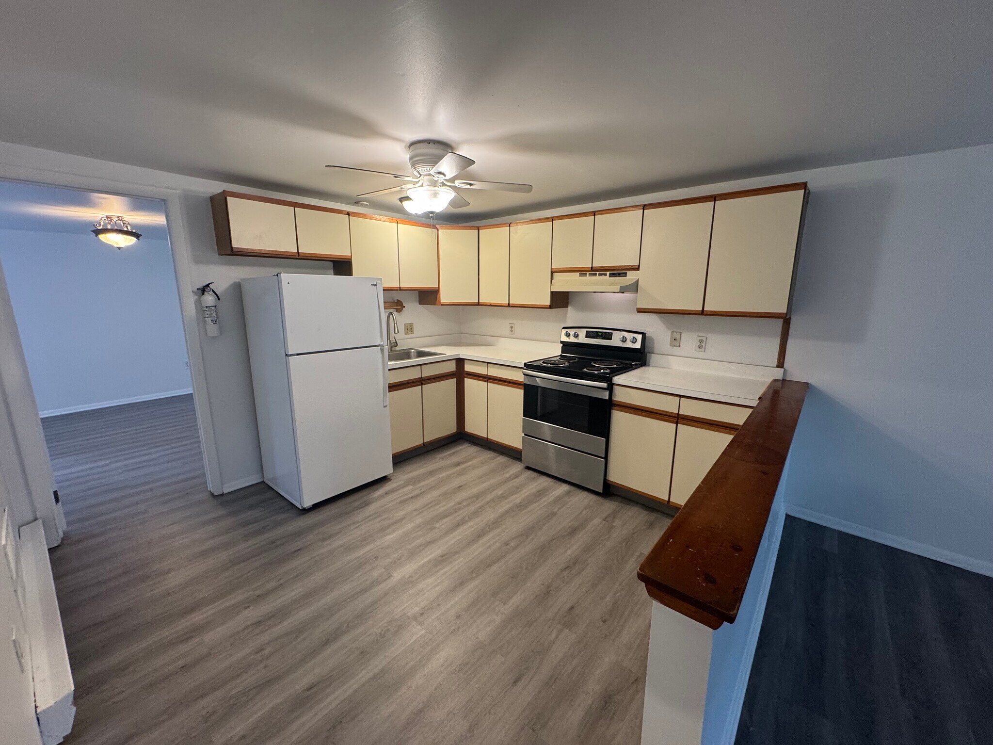 Building Photo - 144 Farnsworth Ave