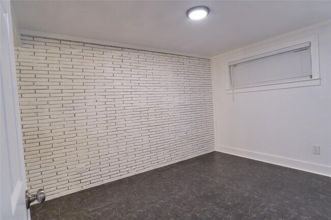 Building Photo - 2905 Norton St