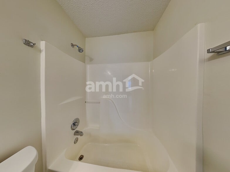 Building Photo - 214 Bo Simpson Pkwy