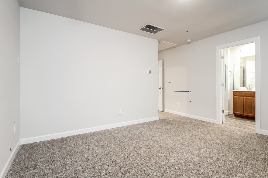 Building Photo - 131 Telford Dr